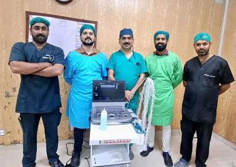 The operation theatre team with the EDAN Acclarix AX3